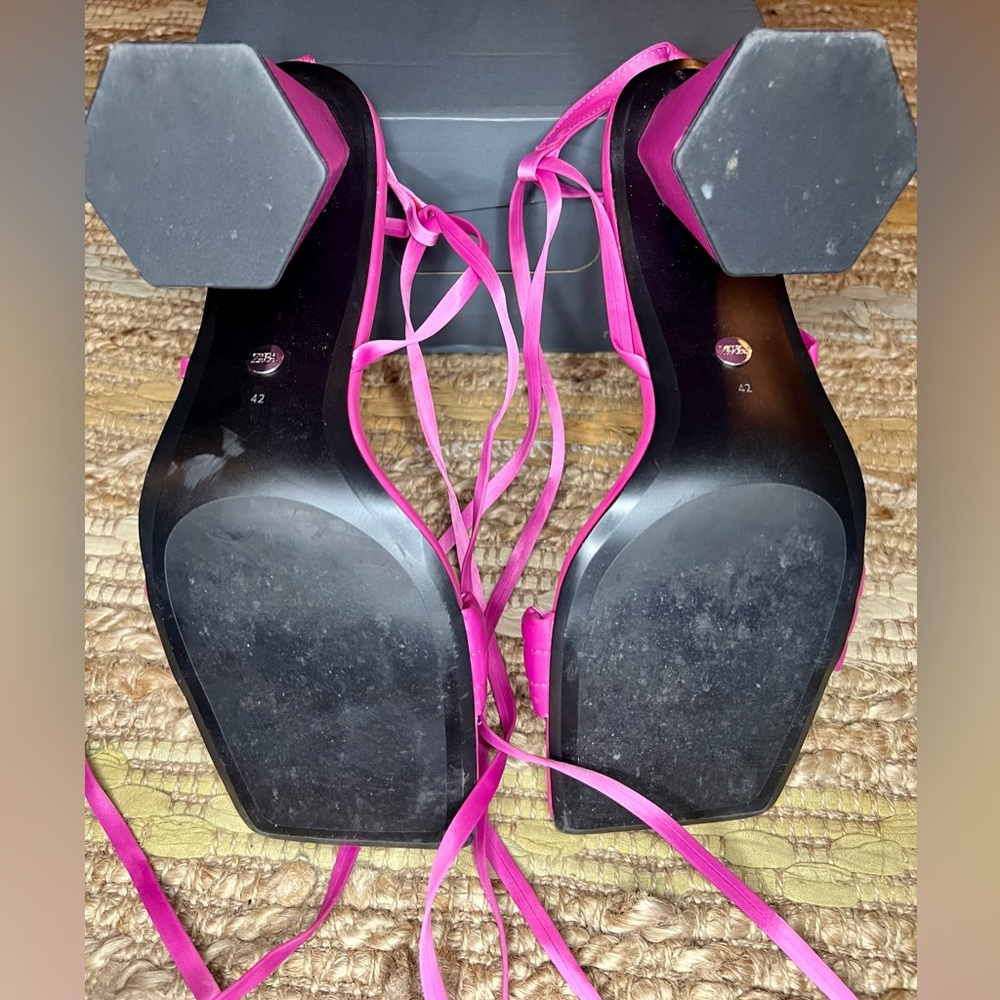 Zara Geometric Heeled Satin Sandals - Picture 11 of 16